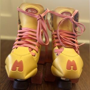 Used moxi roller skates